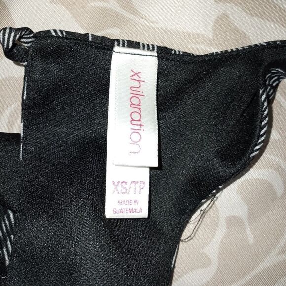 XHILARATION XS BLACK & CREAM ROMPER EUC - Picture 6 of 7